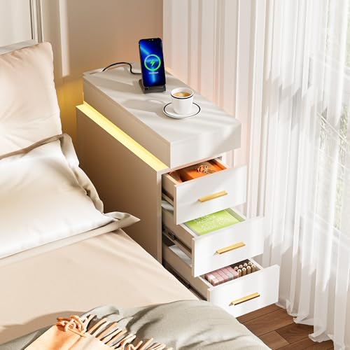Nachttisch Schmal mit Steckdose, 1AC 2USB Nachtschrank mit RGB LED-Licht, Klappdeckel Beistelltisch mit und 3 Schubladen, 4 verstellbaren Metallbeinen FüR Schlafzimmer Wohnzimmer Weiß, 25cm Breit
