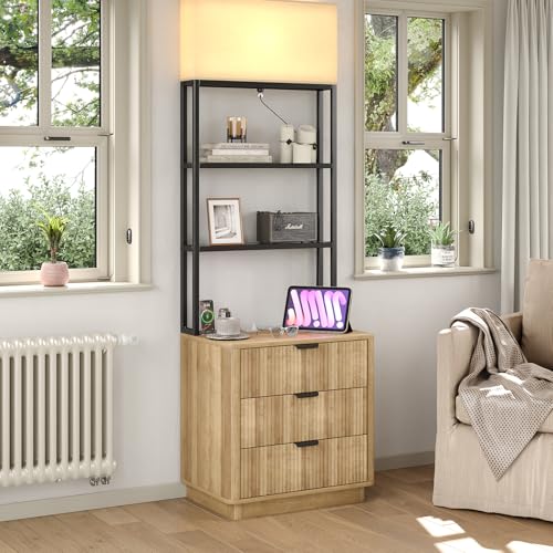 FUSOU Nachttisch mit Steckdose & Beleuchtung, 60 cm Breiter Nachttisch mit 3 Schubladen & 2 offenen Fächern, Nachttisch mit Ladefunktion im Landhausstil (Natur)