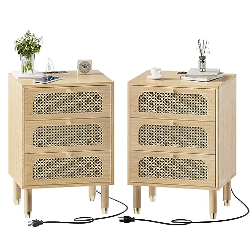 LEADZM Rattan Nachttisch 2 er Set mit Ladestation, Nachttische 3 Schubladen, Boho Endtisch Beistelltisch für Schlafzimmer, Europäischer Stecker, 40 x 35 x 60,5 cm (2, Eiche)