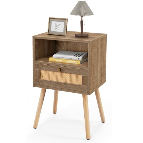 GIANTEX Nachttisch, Nachtschrank mit Rattan-Schublade & offenem Regal, Beistelltisch mit Massivholzbeinen, Sofatisch Holz, Nachtkommode im Boho-Stil für Schlafzimmer Wohnzimmer, 40x30x60,5 cm