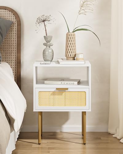 HEYZOEY Nachttisch, Nachtschrank aus Rattan mit 1 offenen Ablagen und 1 Schublade, Modern Nachtkästchen, Boho Nachtkommode für Schlafzimmer, Wohnzimmer, Weiß und Gold ?