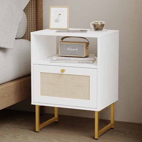 JERX Nachttisch aus Korbgeflecht, Landhausstil Beistelltisch mit Schublade und offenem Ablagefach, Moderner Kleiner Seitentisch mit goldfarbenem Metallgestell für Schlafzimmer (Weiß, Schranktür)