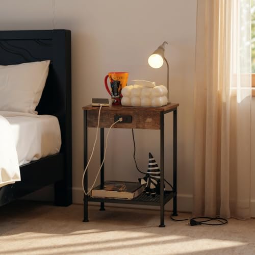 MEUBLE Cosy Nachttisch mit Ladestation 4 USB-Anschlüssen Nachtschrank mit Ablageboden für Schlafzimmer, Industrie, Metallgestell, Braun, 38x28x52cm