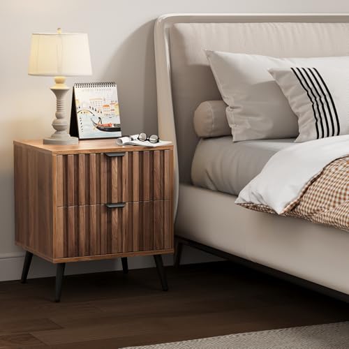 Nachttische, Nussbaum, geriffelter Nachttisch, Mitte des Jahrhunderts, moderner Nachttisch, Nachttisch mit nahtloser Lattenschublade, Beistelltische Schlafzimmer mit Metallbeinen, Nachttisch für