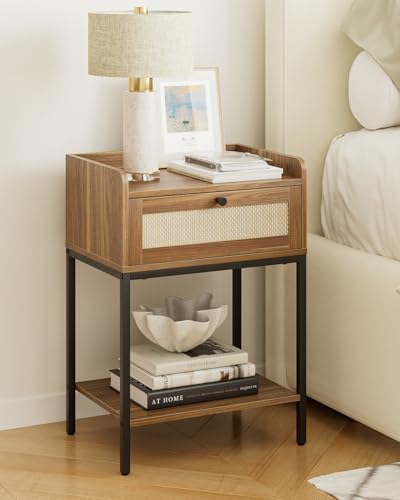 HEYZOEY Rattan Nachttisch, 3-Tier moderner Nachttisch Nachttisch mit Aufbewahrungsschublade und Regal, Kleiner Beistelltisch für Schlafzimmer, Wohnzimmer, Nussbaum braun (ohne Steckdose, braun)